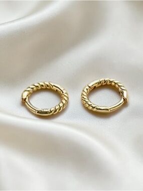 Admiral Row Mini Gold Rope Twist
Huggies